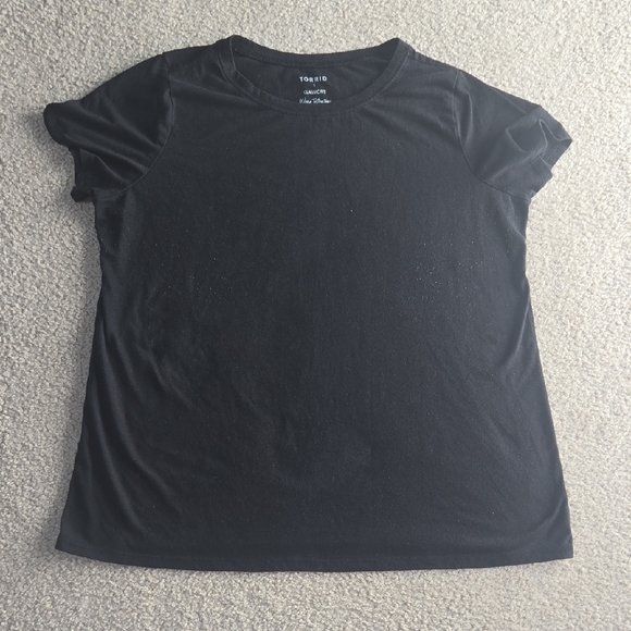 Torrid Classic Fit Black Short Sleeve Tee Size 1X - Picture 1 of 6